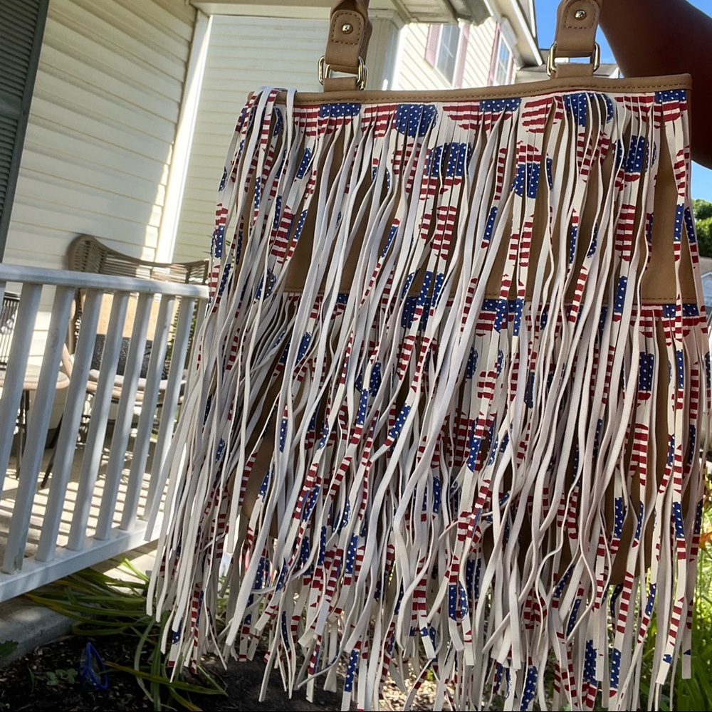 Fringe Crossbody - Picture 3 of 4